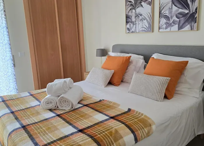 Olive Tree Penthouse * タヴィラ