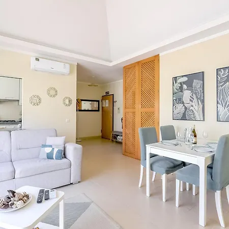 Olive Tree Penthouse Apartamento
