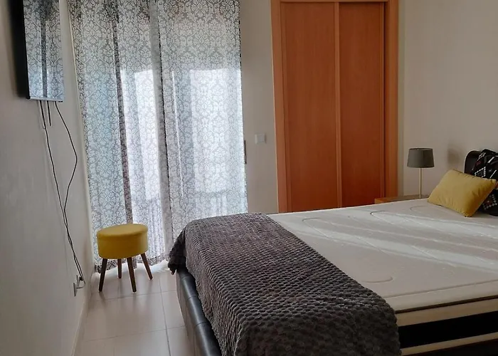 Olive Tree Penthouse Ταβίρα